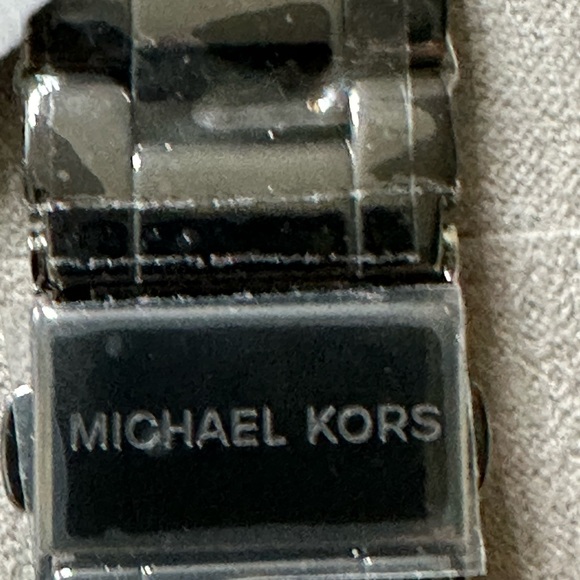 MICHAEL KORS MK6974 EVEREST GUNMETAL CHRONOGRAPH DIAL BRACELET BAND WOMENS WATCH - Picture 14 of 15